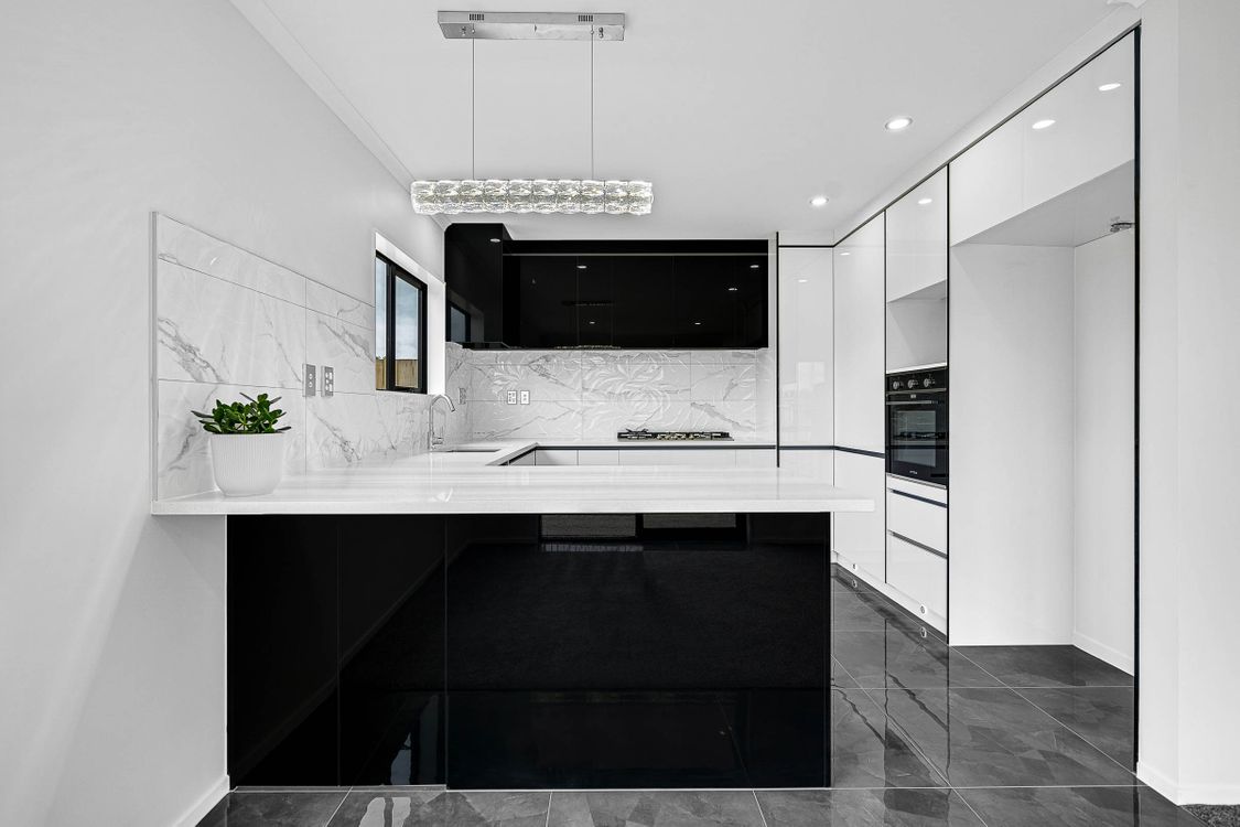 Standalone Luxury Family Home in Mangere East - Space, Style and Convenience. view 4